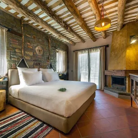 Aparthotel Montanema Handmade Village 4*