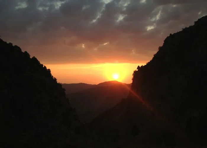 Montanema Handmade Village 4* Platanakos